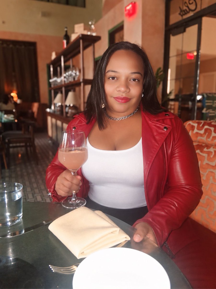 sherellero's tweet photo. Happy birthday to me October 4th 
Cash app me!!! https://t.co/iCJwDKEtR8