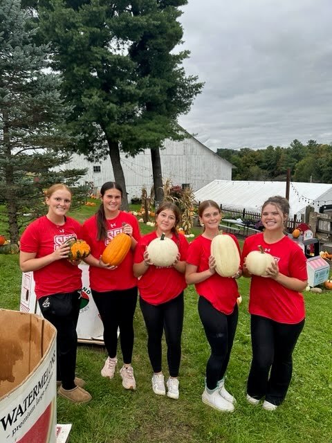 RedWolvesSB's tweet photo. Team helped out at Valewood Farms this past week getting the pumpkin patch ready!🎃👻 https://t.co/rzk7kmeqDF