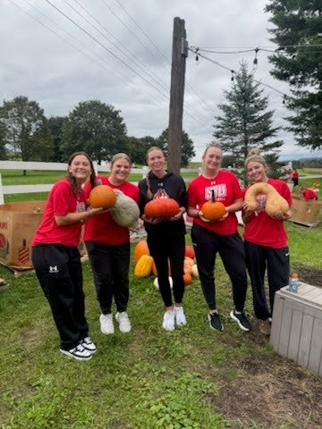 RedWolvesSB's tweet photo. Team helped out at Valewood Farms this past week getting the pumpkin patch ready!🎃👻 https://t.co/rzk7kmeqDF