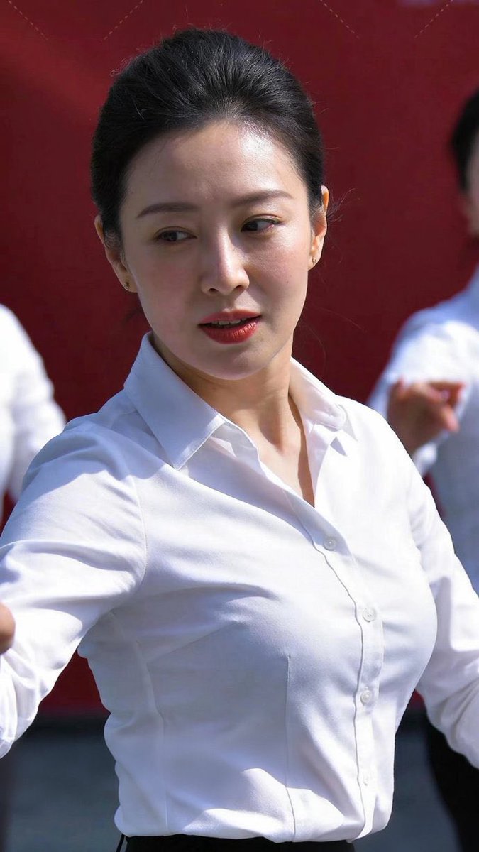 lufyuuux's tweet photo. 这样的素颜，放在10年前，算不算得上美女？ https://t.co/aIHtbYFIDs