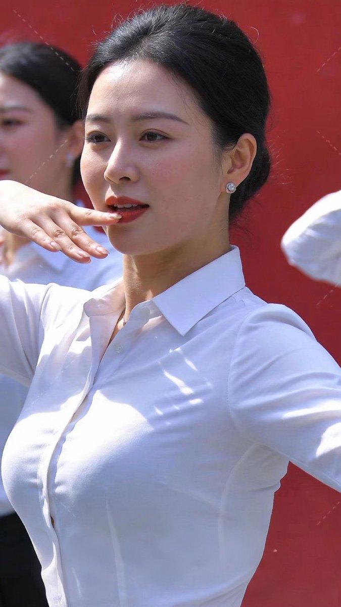 lufyuuux's tweet photo. 这样的素颜，放在10年前，算不算得上美女？ https://t.co/aIHtbYFIDs