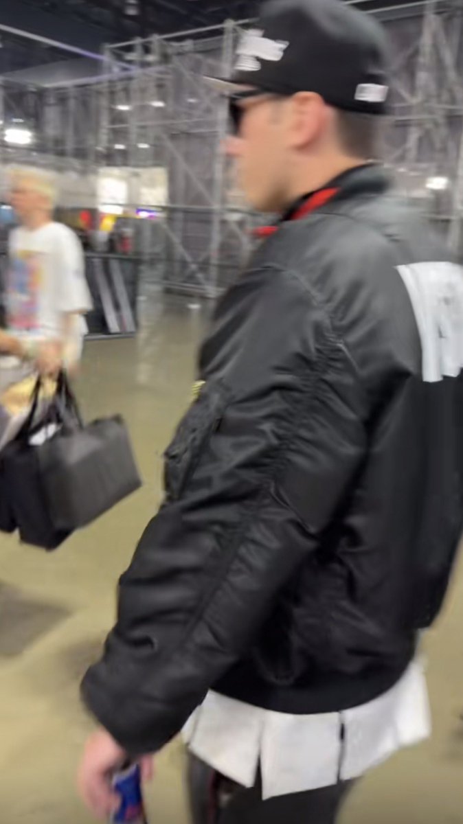 nxrcssist's tweet photo. @42CEO_ seen wearing the Narcissist VSECURITY bomber jacket https://t.co/7GN7alTET2