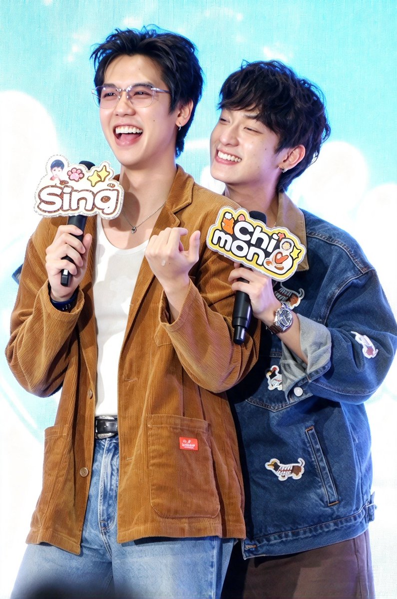 Lunarrr_1998's tweet photo. ครั้งแรกที่ได้ไปหาดีใจนะชอบตั้งแต่ Love Sick เลยและชิม่อนน่ารักมากๆ เลย จริงๆ ว่าจะเก็บไว้ดูคนเดียวแต่อยากให้ทุกคนได้เห็นความน่ารักของซิงชิม่อนเยอะๆ เลย

1ST FANIVAL OF SINGCHIMON
#GMMTVFANIVAL2026HappyFamilyxSC
#ssingss #SingHarit https://t.co/y2x7kWLA2Y