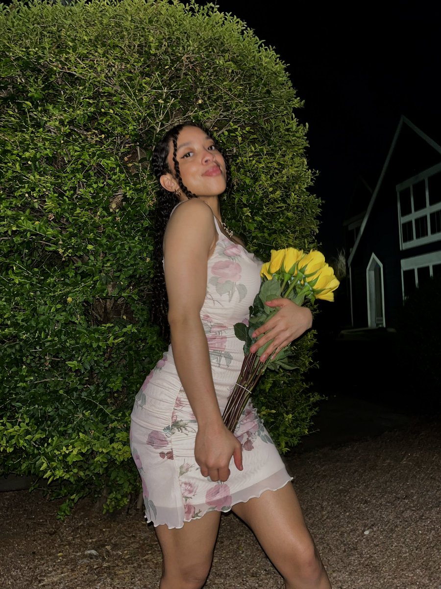 bratzdollkrissy's tweet photo. Perfect night! #beauty #flowers #firsttime #datenight https://t.co/OPS7Omspmq