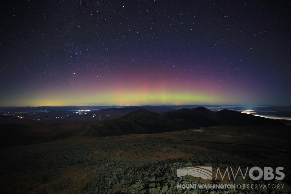 MWObs's tweet photo. Moonlight lit up the foreground as the Northern Lights briefly lit up the northern skies last night. From Monday into Tuesday, the immediate foreground pictured will turn white as snow and rime ice return (along with high winds). Full details available at https://t.co/d1cUZjg1E0 https://t.co/AdyDXOoAX3