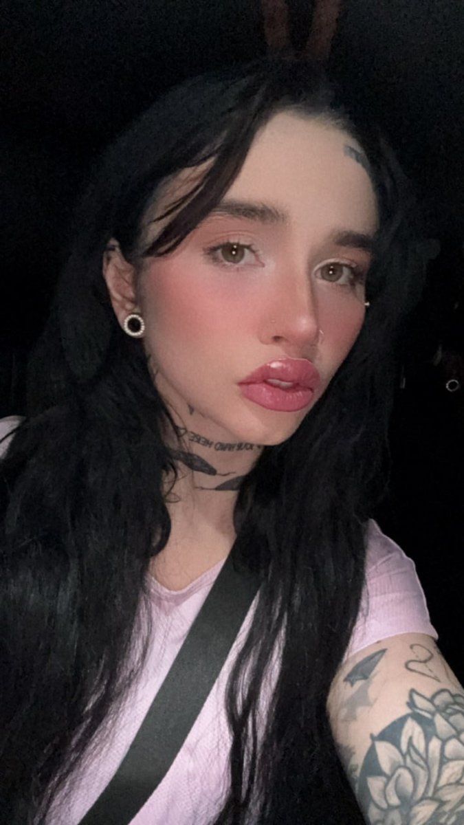 Teasinglustxx's tweet photo. https://t.co/VBUNXteFqs