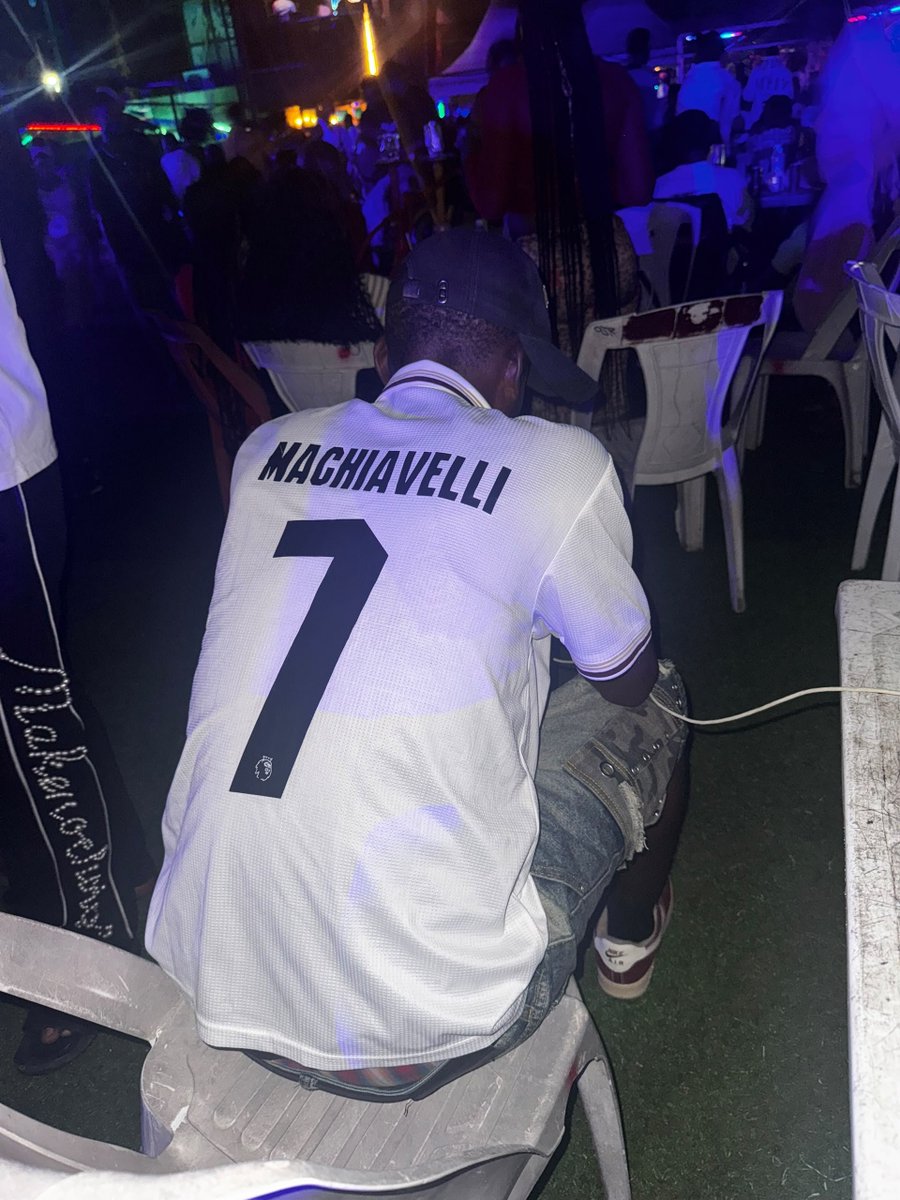 OmonibekeP26371's tweet photo. I support the greatest team in the World Arsenal ❤

Our number 7 is my favorite Arsenal player ❤️

May prosperity smile on us this season 

And I'm a proud Nigerian ❤️ https://t.co/QceJ82aX7X