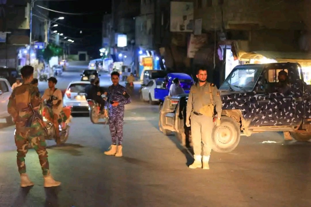 mhsnalahmr62's tweet photo. تحيا لرجال الامن في تعز 
يجب على جميع المواطنيين في تعز  ان يكون جميعا  عيون ساهرة مع الاجهزة الامنية ويتفقدون  كل الشوارع والحارات 
يجب على اصحاب البيوت اي واحد غريب يسلموه للامن https://t.co/TWcarDpCSv