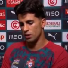 TouchlineX's tweet photo. 🚨🗣️ Joao Cancelo: "Cristiano Ronaldo is our captain and our national team's symbol."

"He is the greatest of all time."

"We all want this situation to be resolved calmly and with all the respect he deserves." https://t.co/xyv7dK34lV