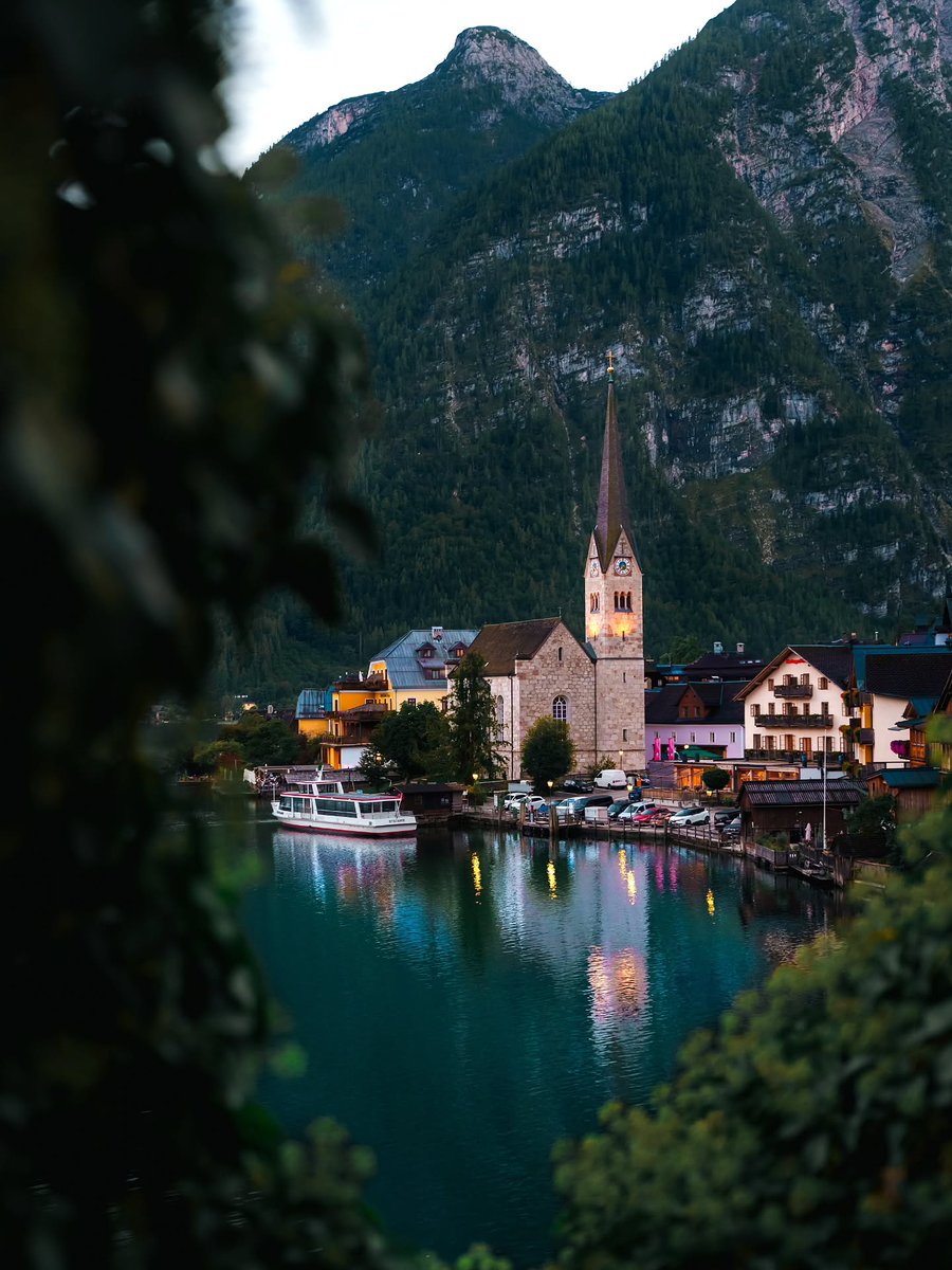 echoesofworld's tweet photo. Hallstatt, Austria https://t.co/UxttTLOSSe