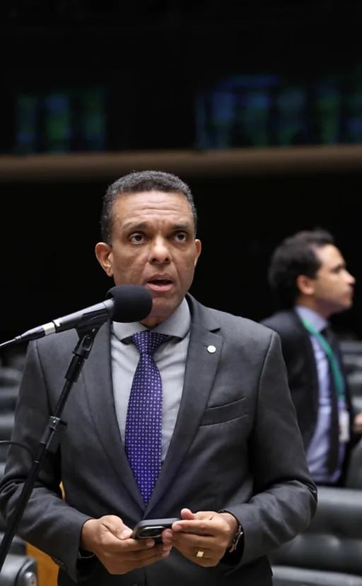 crisdemarchii's tweet photo. FIM DE LINHA! Otoni de Paula, que traiu Bolsonaro e apoia Lula, não conseque se reeleger deputado pelo RJ. https://t.co/M1pSMZOzON