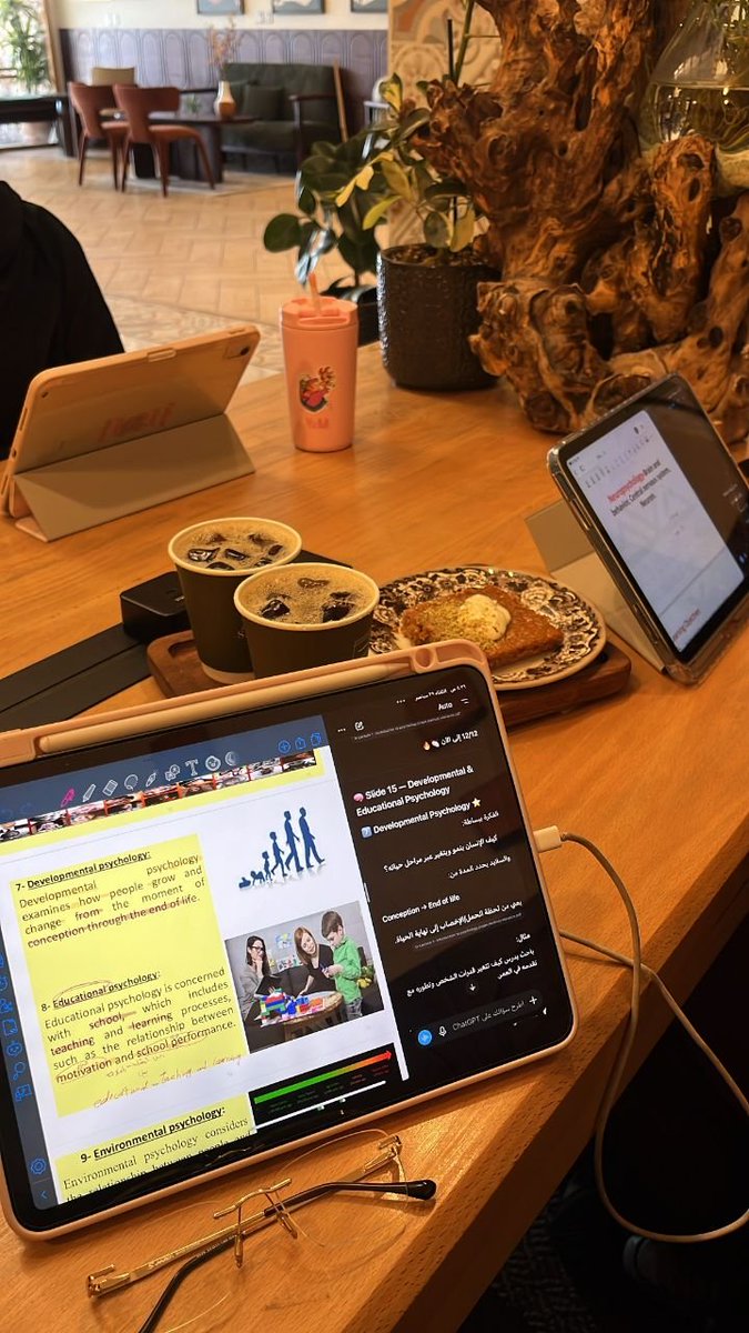 RnRetaj's tweet photo. من لم يحتمل ذُلَّ التَّعلُم ساعة 
بقيَ في ذُلِّ الجهل أبدًا https://t.co/FK0P8qMxTo