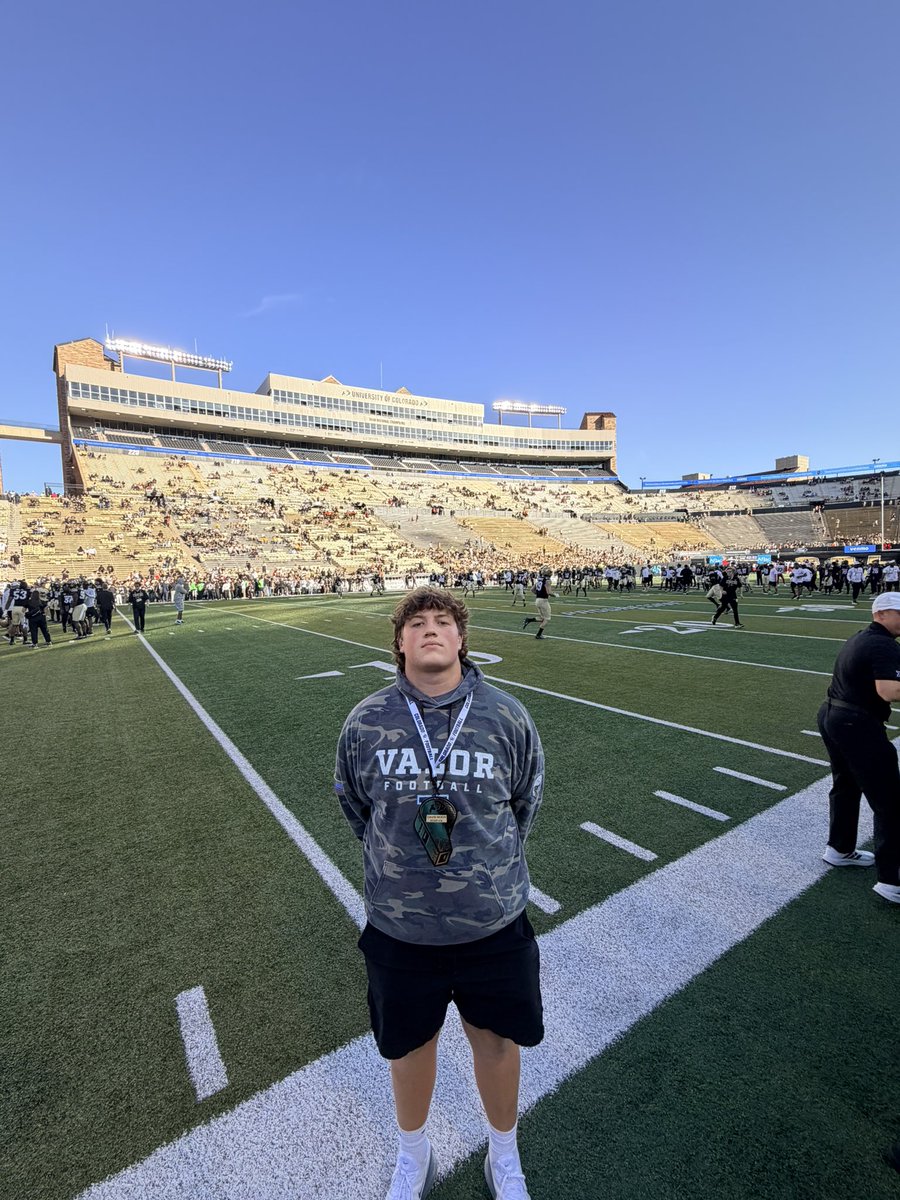 davisrmoon's tweet photo. Had a great time up in Boulder yesterday for the game! Thanks to all the staff for having me out! @Coach_Gunnar @andregurode65 @ghegamin @CoachBox6 @shadrich80 @hammer_grant @BrennanMarion4 @DeionSanders @SixZeroAcademy @Coach_Sanford2 @TommyVento16 @Coachcliff904 @JohnGarcia_Jr @BrandonHuffman @GregBiggins @thebuffstampede
