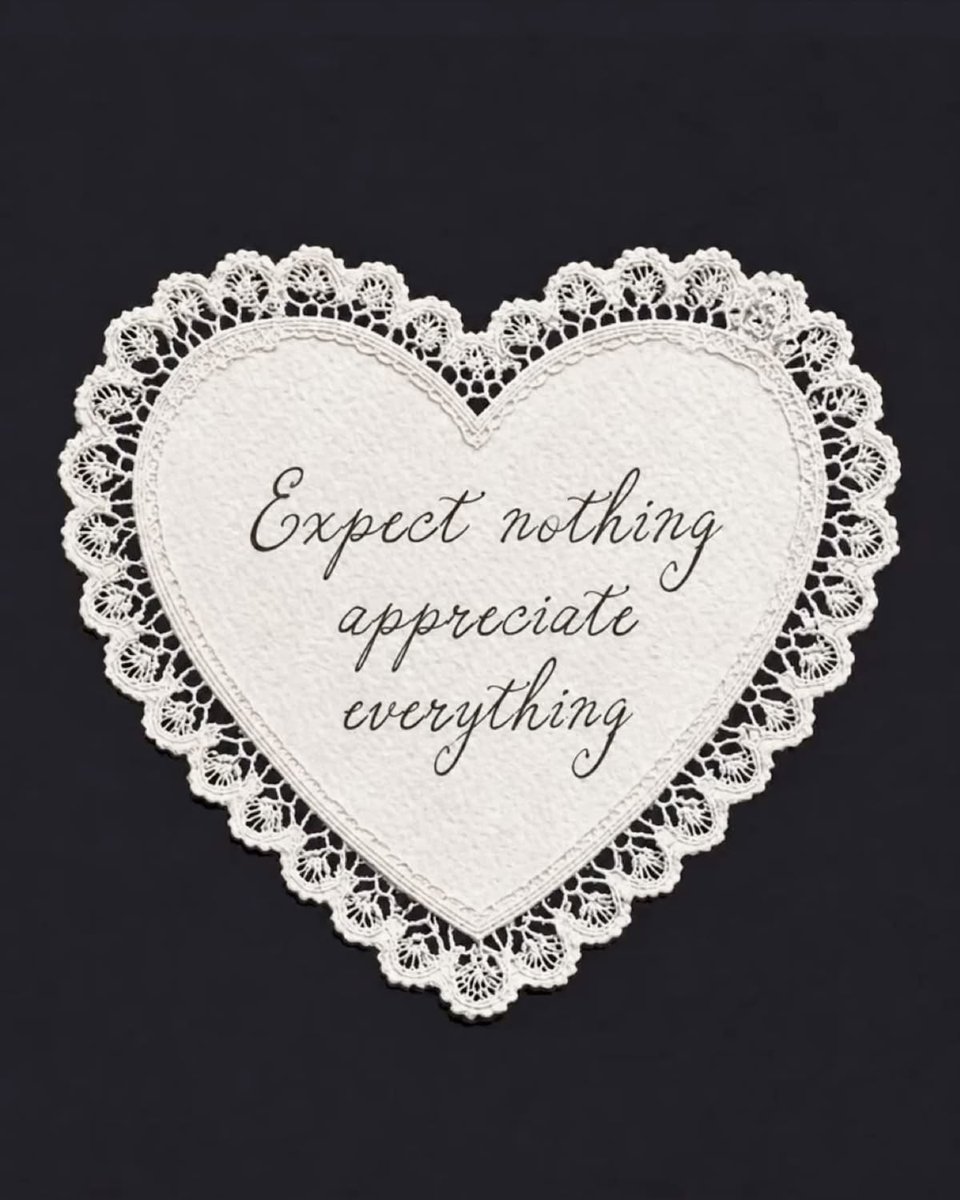softmimifaerie's tweet photo. how pinterest sees me ִֶ ໒꒰ྀི ˶> ˕ <˶꒱ྀི১

࣪˖ ִ  character 
. plushie 
࣪˖ ִ. nails 
. quote https://t.co/H1AHC7mfdw