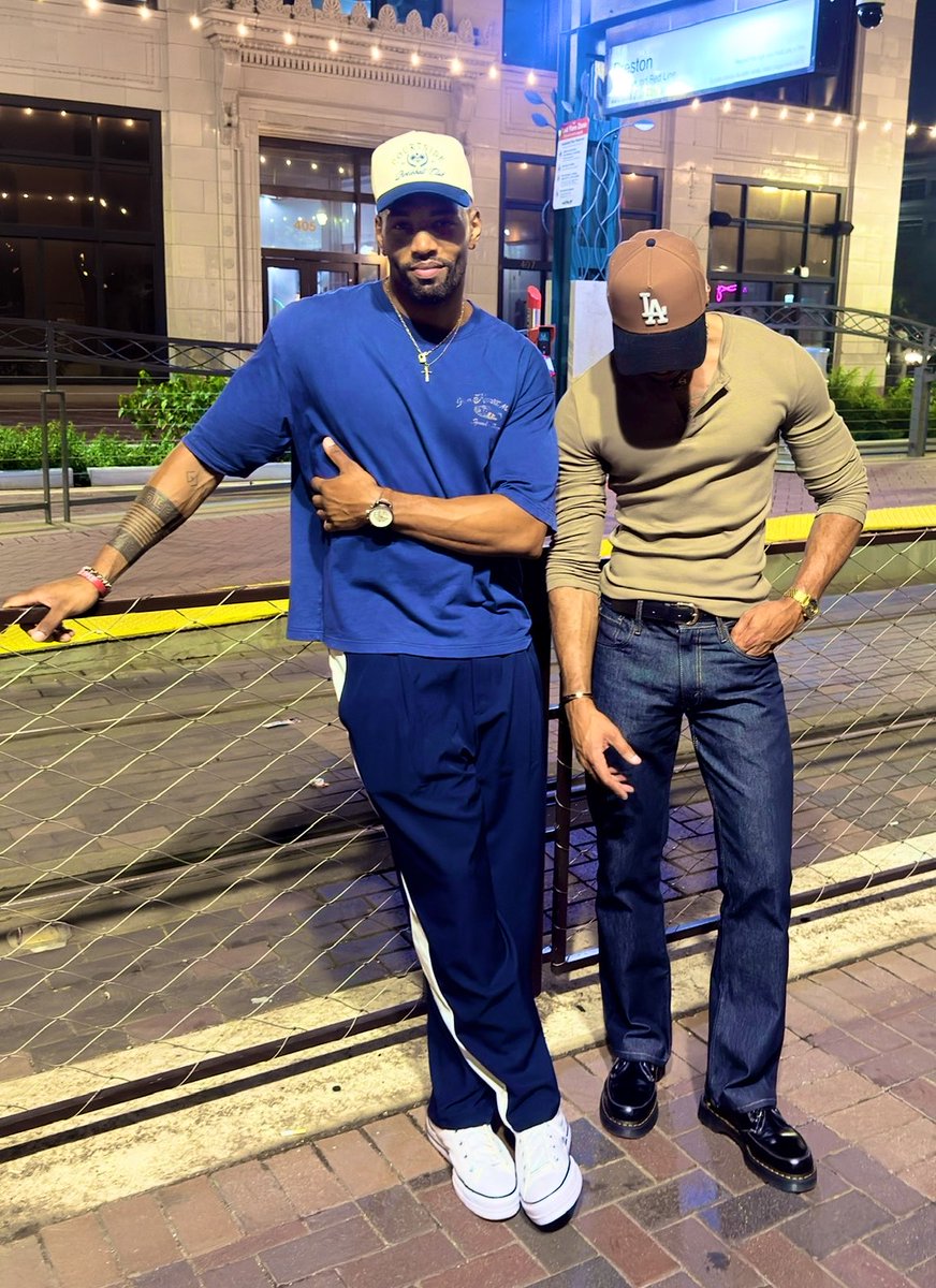Cre8tivei's tweet photo. Brother From Another 🤞🏽 https://t.co/10ph8T7dEb