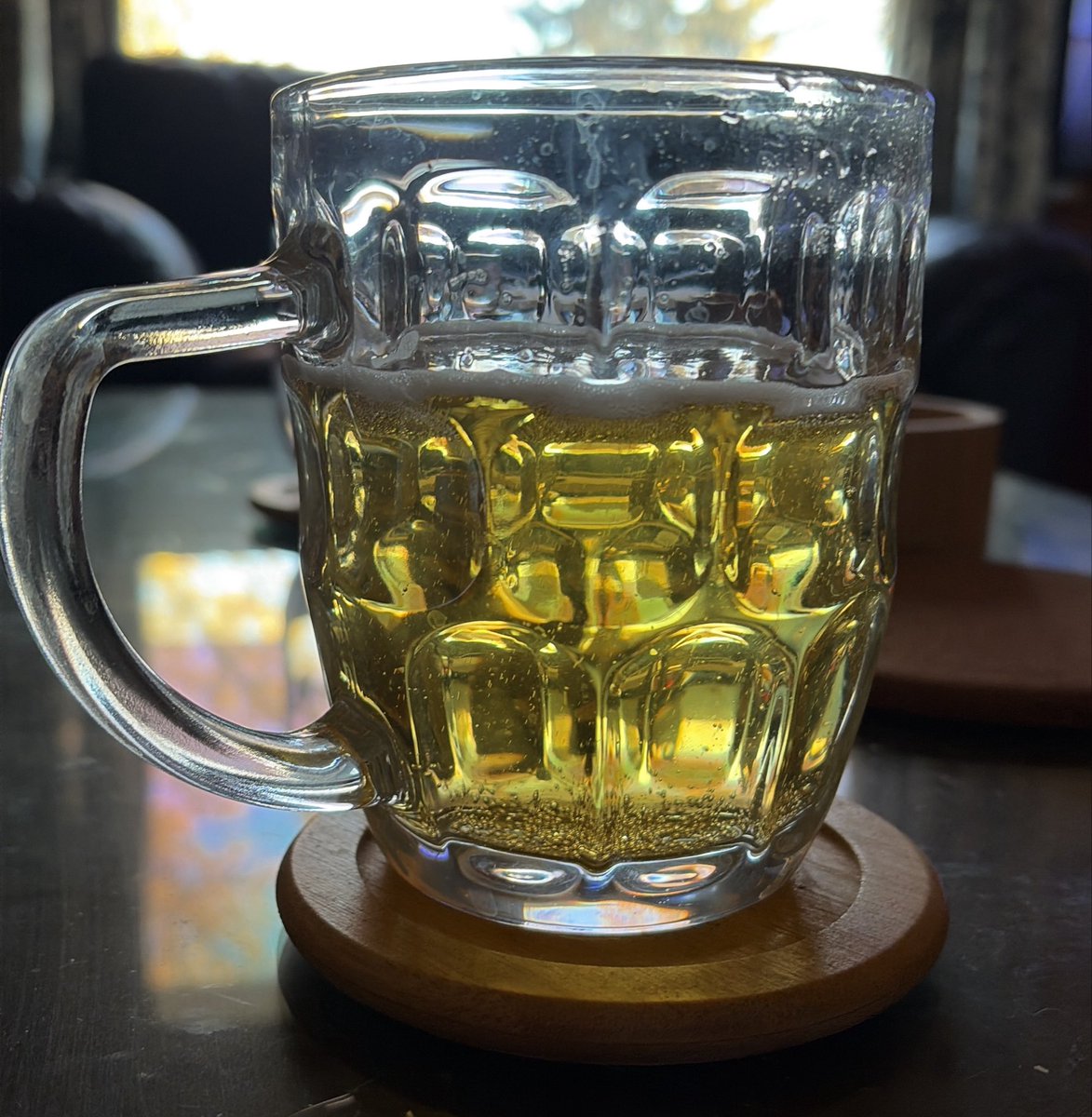 ILikeHairyBush's tweet photo. Why does beer always taste better in a mug? 🍺 https://t.co/zW158y0NWh
