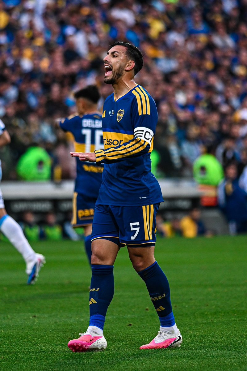 primera1905's tweet photo. Tanta aura ganadora vas a tener chabón, el mejor 5 del continente. https://t.co/TCunYQMkA2
