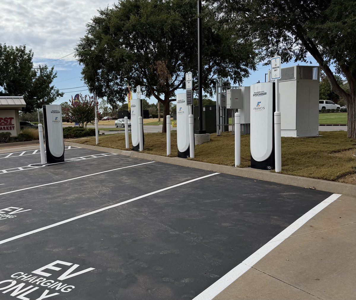 TeslaCharging tweet picture