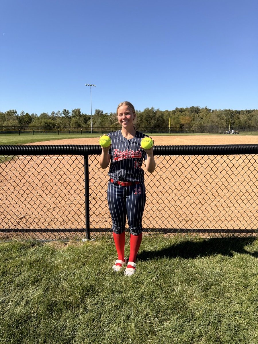 QCFirebirds09's tweet photo. 💣💣 TWO-HR DAY!

#14 @BriannaBiemann went deep TWICE today for the Firebirds! 🔥🥎

Big swings on a big day. Way to bring the power, Bri!

#QCFirebirds09 #SoftballRecruiting #HomeRun https://t.co/lhXg4NeENv