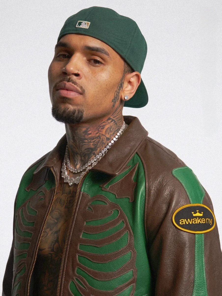 aingdebut_'s tweet photo. chris brown
r&b tour / raymond & brown tour
#RaymondAndBrownTour
#RnBTour https://t.co/MWbB7AJl0T