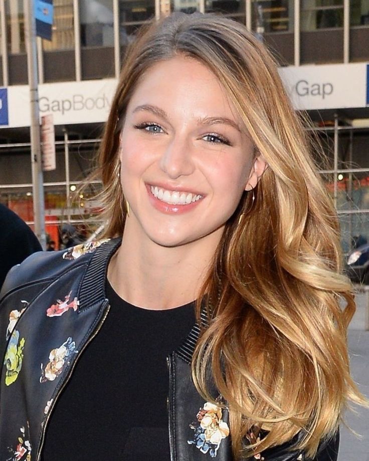 ofsupercorpism's tweet photo. happy birthday to #melissabenoist who has been a role model to me for years now. supergirl has shaped my life in ways that brought me
pure joy. i love you, queen. i hope 38 treats you well 🥳🎈❤️ https://t.co/CbTiyNQtTp