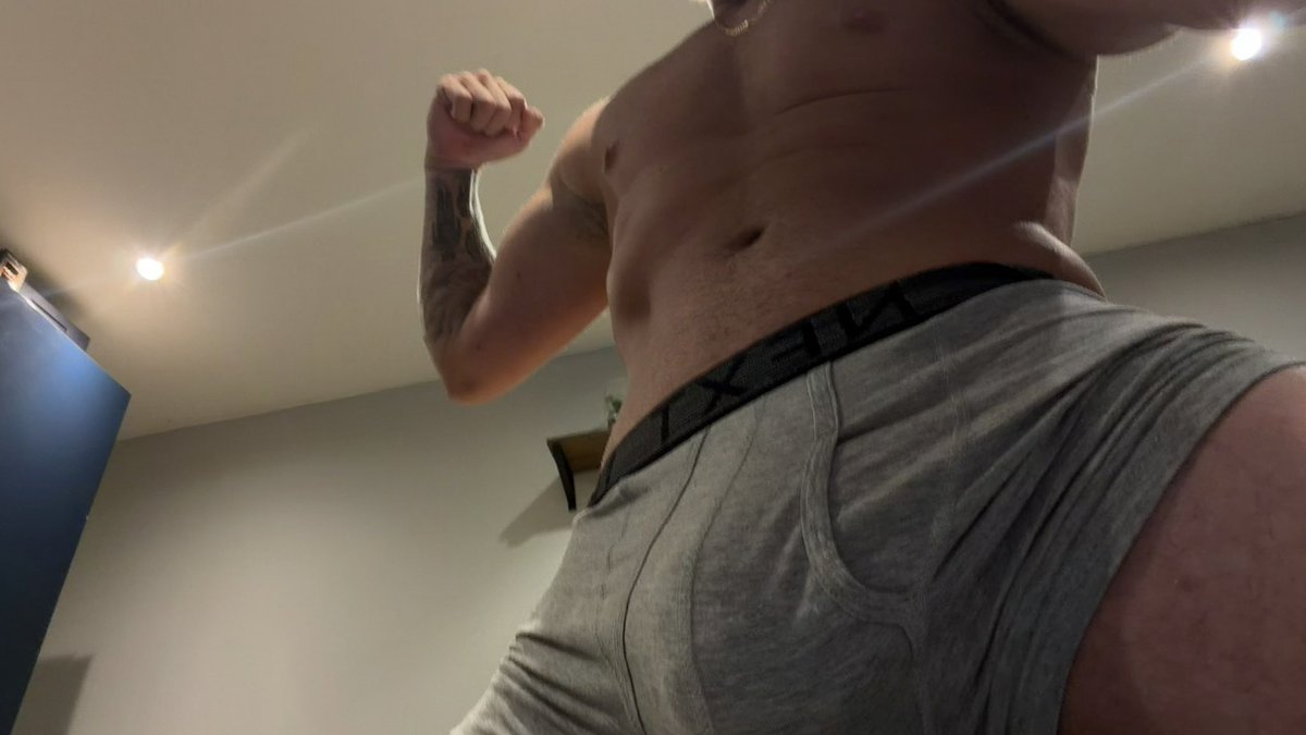 BigCee8_'s tweet photo. Hey there 🤑 https://t.co/YdstVCaoMe