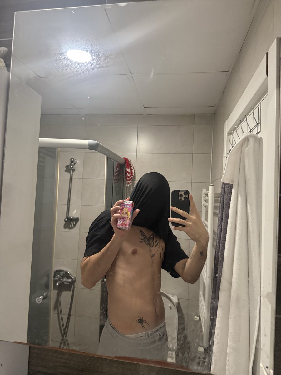 DenizTriox's tweet photo. Benim çilekli eüy aşkm şaka mı #mlm #gay https://t.co/jCj5bSZdpg