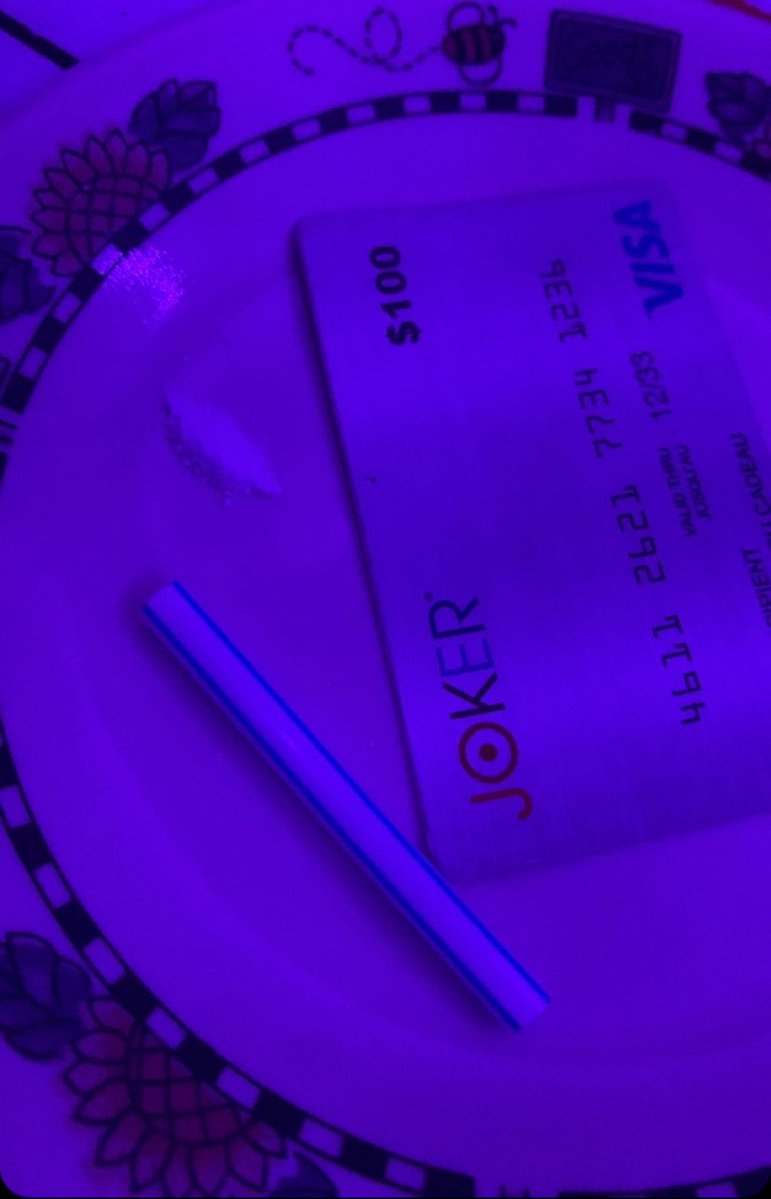 1ucky2tar's tweet photo. God I miss c0ke sm come back to me😣😣😣😣😣also ts is fake made with AI really fake not even real #drugtwt https://t.co/8nvxMFsreu