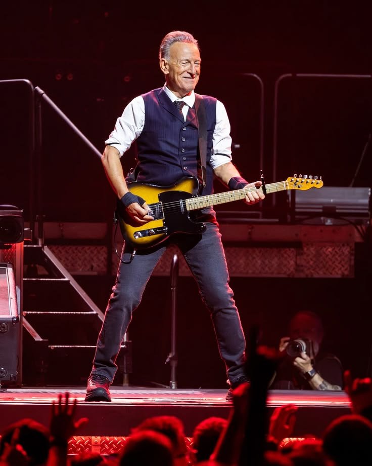BruceSpringst93 tweet picture