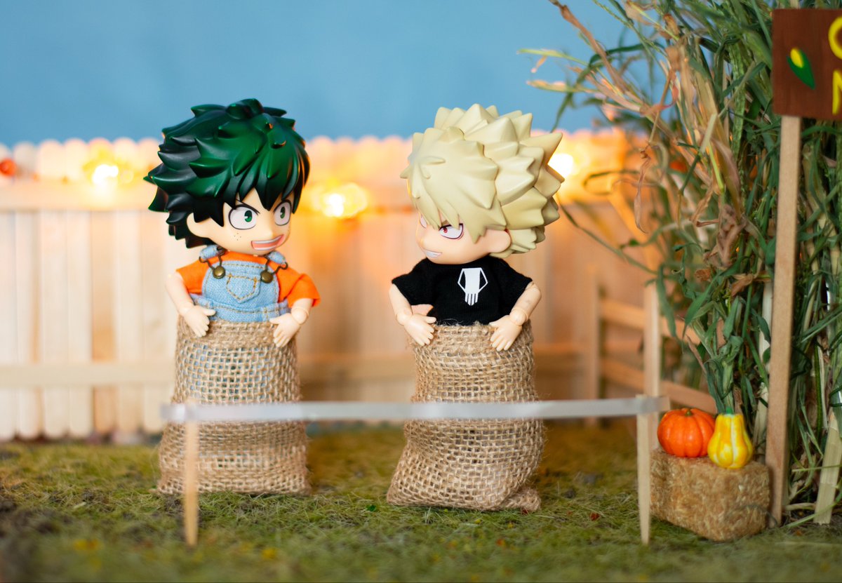 EEE5712's tweet photo. Who would win in a sack race? 🤭 

#bkdk https://t.co/U2g9xJ3tHE