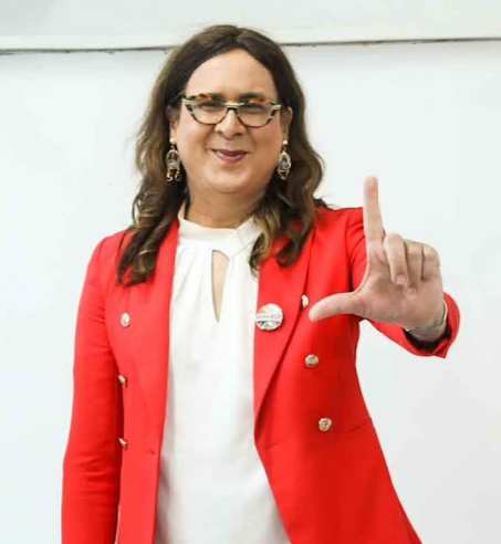 SiteJamesons's tweet photo. Em uma noite tão triste para a política brasileira, Minas Gerais trouxe dois alentos.

@aanaelisast se tornou a deputada federal mais jovem eleita por MG, aos 21 anos. E @DudaSalabert foi reeleita como Deputada Federal.

Ana e Duda foram a 2° e 3° deputadas mais votadas ❤️ https://t.co/3pc2uwkZeJ