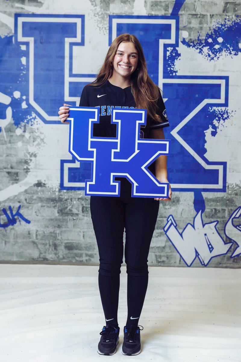 2028milliefox's tweet photo. I’m excited to announce my commitment to the University of Kentucky!! Thank you to my parents, family, and coaches! So grateful for this opportunity @UKsoftball GO CATS!! https://t.co/D2RjGUg6Rk