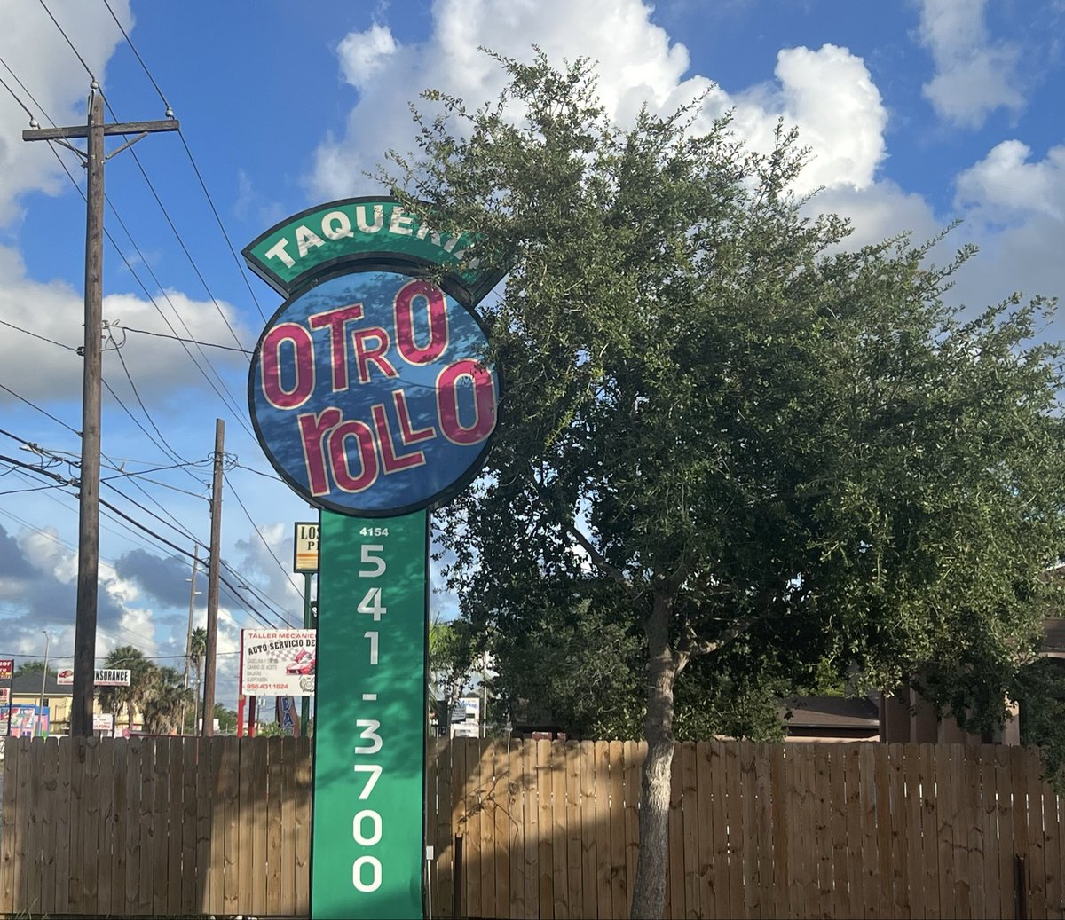 IHernandez32293's tweet photo. Nothing comforts me more after an Eagles loss than the best tacos in #BrownsvilleTx!🌮🌻
#Puro956 #BTxRGV #Texas #RGV #OneCity #FlyEaglesFly #NFL #Sunday
#AmericanFootball https://t.co/WCD1vHx1RB