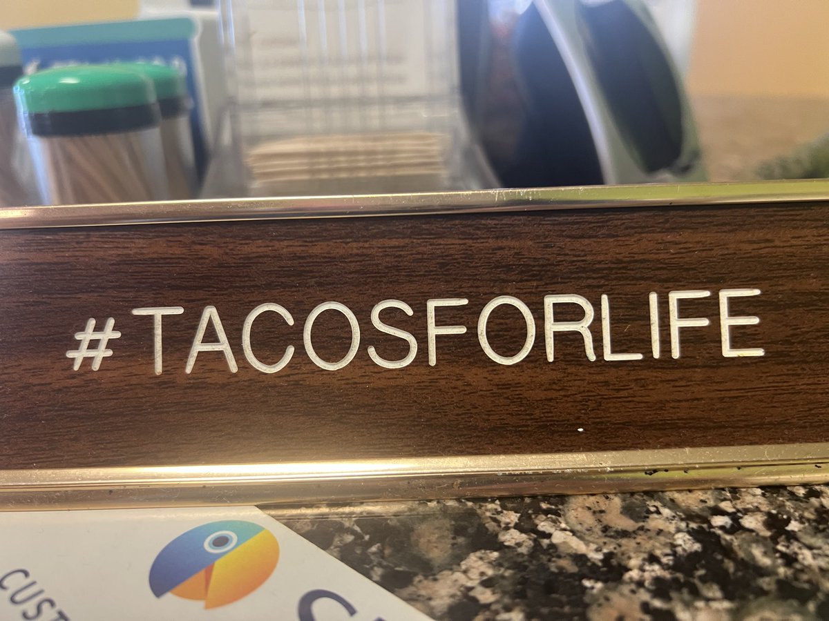 IHernandez32293's tweet photo. Nothing comforts me more after an Eagles loss than the best tacos in #BrownsvilleTx!🌮🌻
#Puro956 #BTxRGV #Texas #RGV #OneCity #FlyEaglesFly #NFL #Sunday
#AmericanFootball https://t.co/WCD1vHx1RB