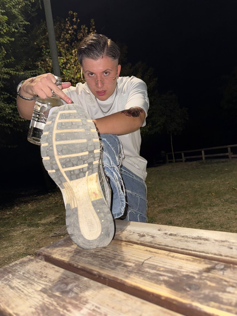 Realmaster575's tweet photo. We understand each other perfectly regarding who's in charge here!!! My doormats, worship my divine size 44 Silver shoes. 😈🔥 https://t.co/QqphIw9yqz