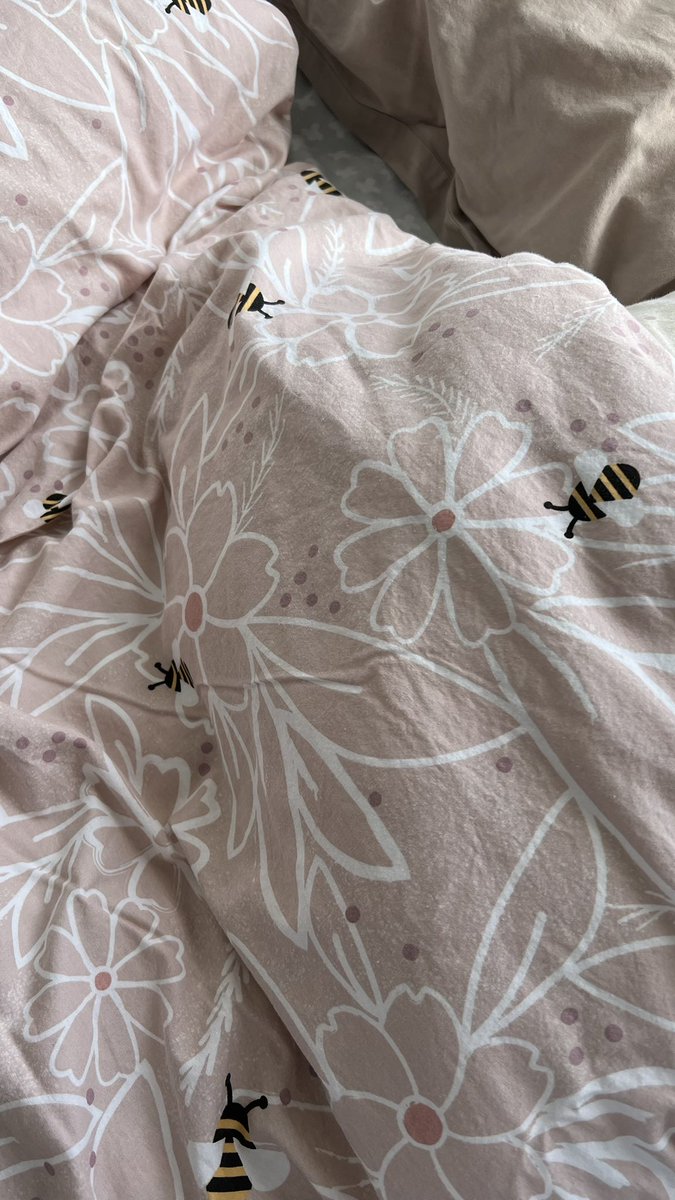 tiramille's tweet photo. new sheets  🐝🍥🍡🪽🍨*️⃣ https://t.co/5tYcx7b06K
