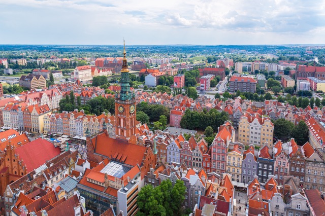 euro_tour's tweet photo. 🇵🇱中世が香るバルト海沿岸の港町、ポーランドのグダンスクが美しい✨（Tabizine）　1000年以上の歴史を誇り、14世紀にはハンザ同盟の一員として繁栄しました。古都クラクフと並び称されるポーランドで最も美しい街のひとつ。
👉https://t.co/cdMJM7rIvc
➡ポーランドのホテル：https://t.co/3Ast7CKWIO https://t.co/brhIhCKtmJ
