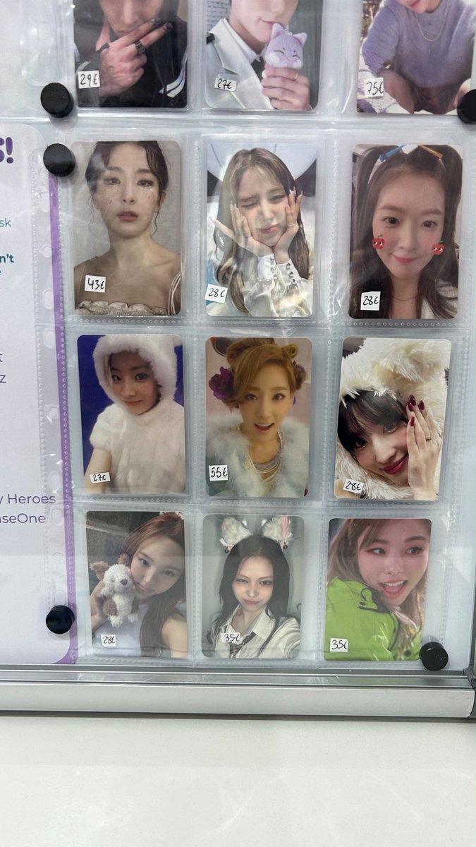 luzmine117's tweet photo. Más pruebas precios abusivos, la PC de momo se la regalé a mi novia y me costó 3€💀 por no hablar que la de Dahyun es de álbum, no hablo de la de Ateez que se ven arriba porque es que es Jevi https://t.co/zYKtPFl7N4