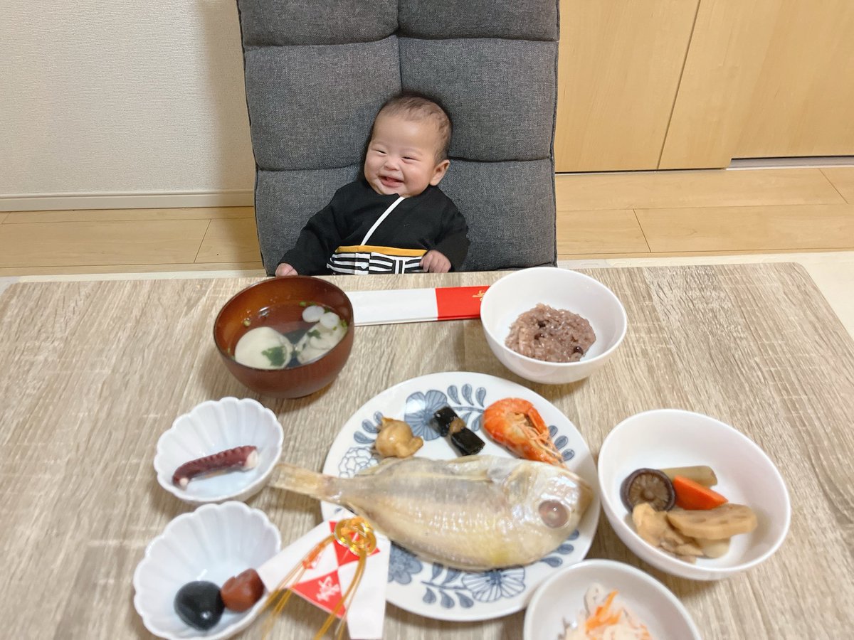__naaaaaachu__'s tweet photo. 昨日100日でお食い初めもしたよー！
おめでとう♡ https://t.co/IpjnWiu2lp