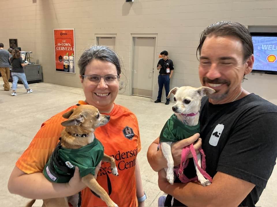 texsportpub's tweet photo. Furry @HoustonDash fans & their human companions prior to the match against @WashSpirit as part of "Pups at the Pitch." presented by @CollegeAveLoans
#DashOn @NWSL https://t.co/M8aCG5EiYC