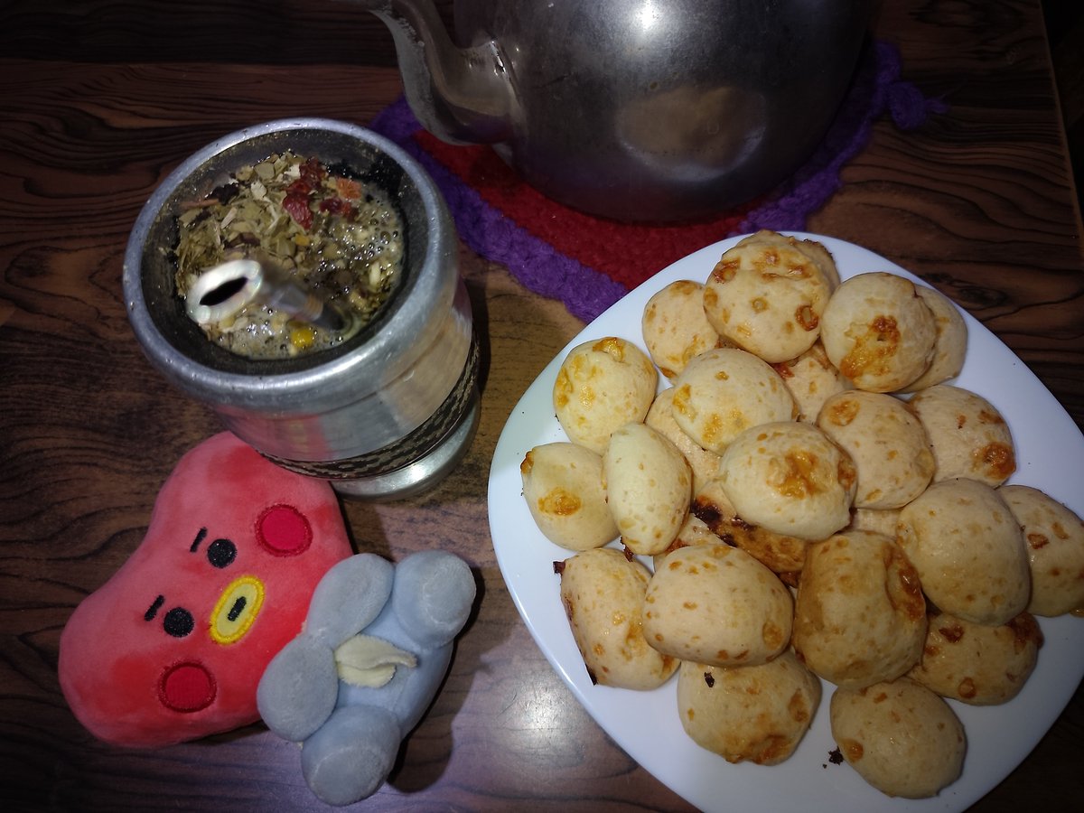 vanteado's tweet photo. qué pasó amor? por qué no estás comiendo tus bogo chipa? https://t.co/hJY0plVx0d