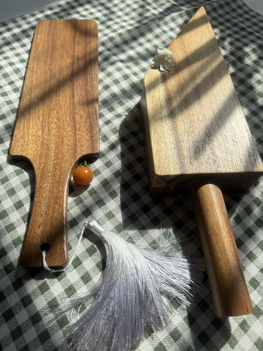 Dreamscape625's tweet photo. 🌿 Handmade natural wood
✨ Ergonomic, practical design
🛏️ Great for changing and tucking bedsheets
🏡 Useful for bedrooms, guest rooms &amp; hotels
🤎 A simple home essential for a neat and tidy bed

Shop here
https://t.co/A71u6o9ZO5

#MattressLifter #BedsheetTucker #BedMakingTools https://t.co/cmUlYoSqDP