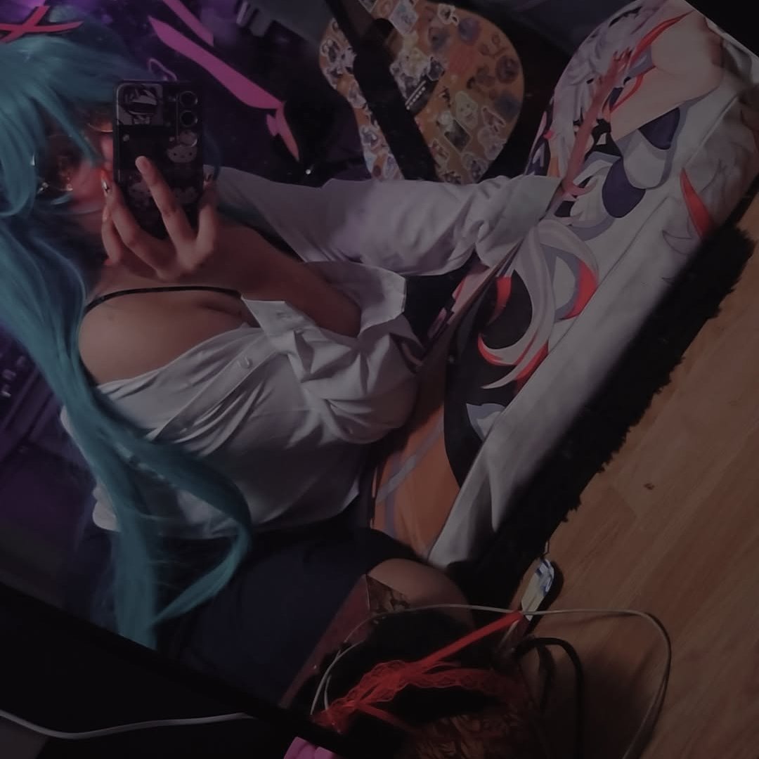 MomoTheSweets's tweet photo. Tibbies. :3
I dunno how to tag this hehe

The cosplay stays on during the freaky 😋

#nsfwtwt #chubby #goonette #cosplay #gooner https://t.co/HlkR2qxiWy