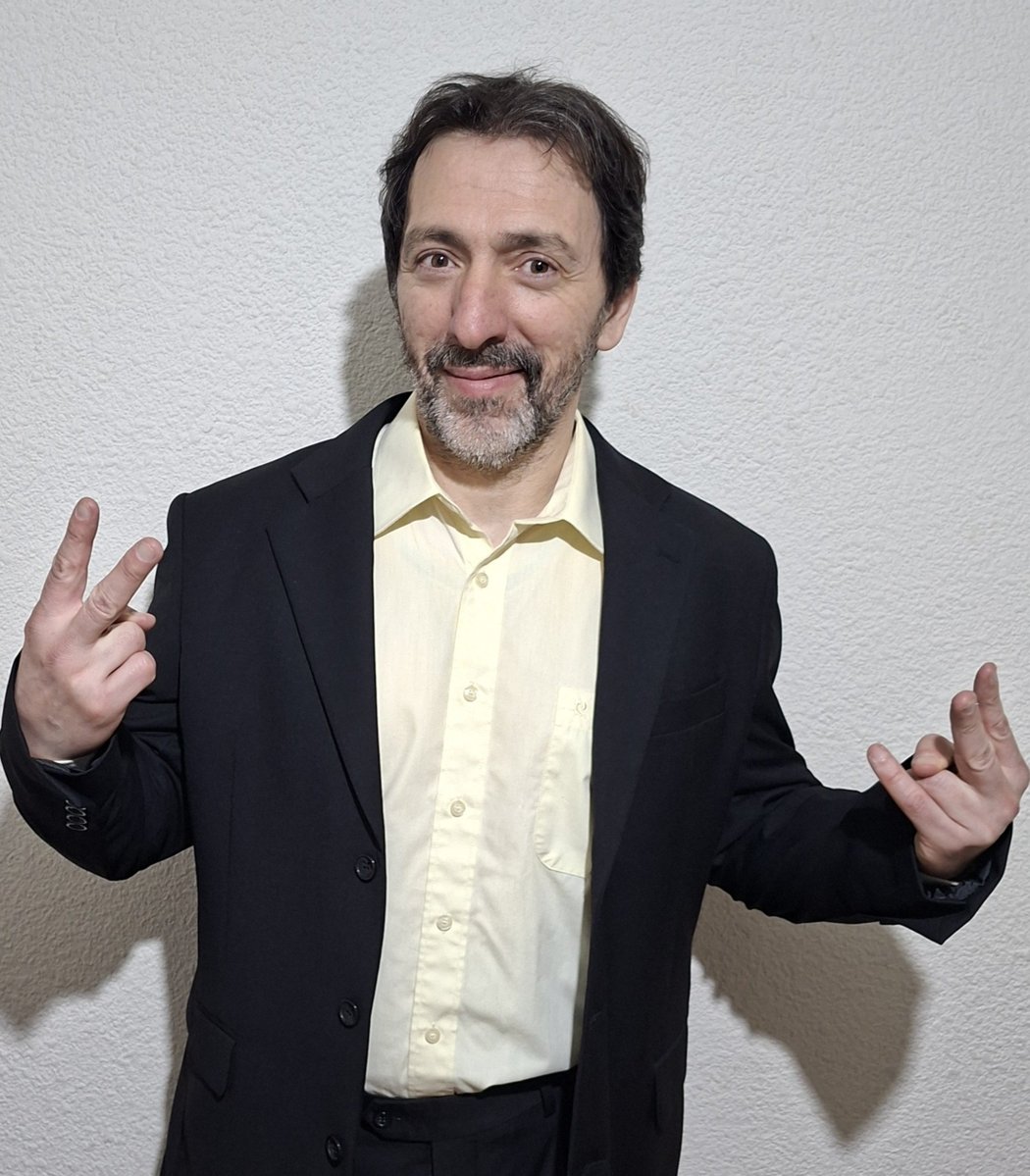 pabloromero974's tweet photo. Mañana a las 10:30 los espero con columna de filosofía &amp; educación en mi regreso a @TVCIUDADuy en @tvciudadviva, el mejor programa de nuestra grilla televisiva matinal (va todos los días de 9 a 11), junto a @taniauy y @fitogalli. Y celebrando el Día Mundial del Docente 📚🦉👍👇 https://t.co/xoIWoP22Rw