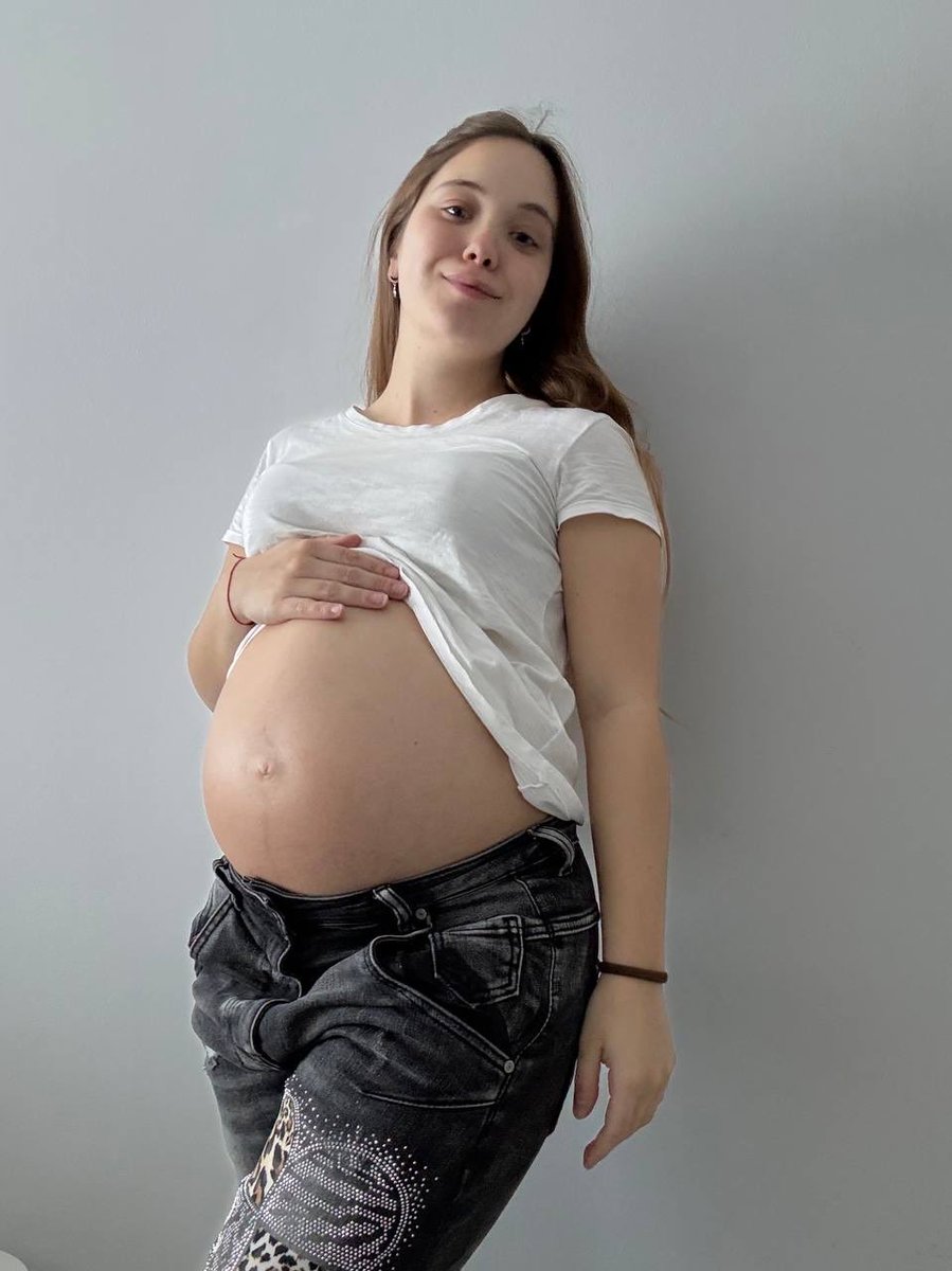 muffinshailey's tweet photo. Am I still hot even though I’m pregnant? https://t.co/bBlnv9LdVP