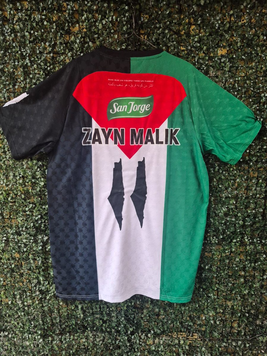 zmsickmarvel's tweet photo. Les comparto la cartita que iba junto a las camisetas de palestino que zayn recibió de regalo ❤️🖤💚 https://t.co/Ya9AZwsBZk