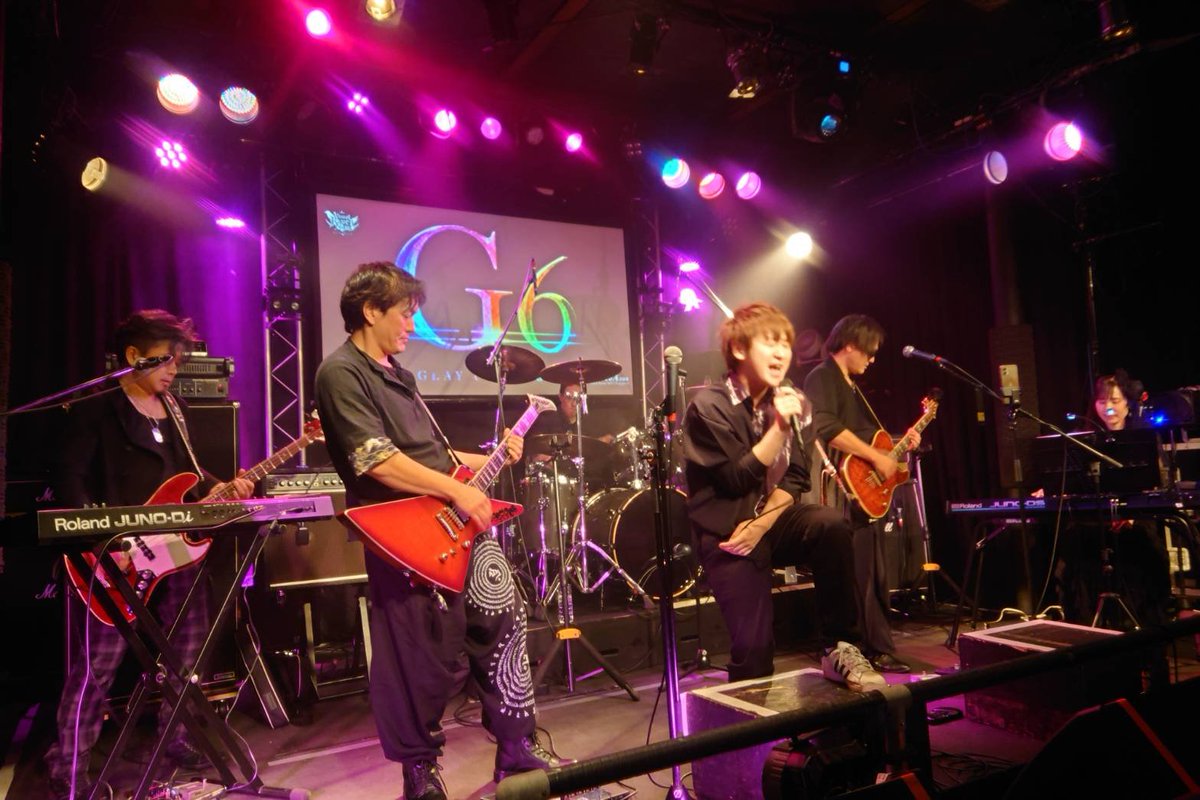 zero_band2022's tweet photo. 昨日はご来場頂いたお客様、対バンの皆様、Solidのスタッフ様、イベントお誘い頂いたAkiさんKi-さん、ありがとうございました!
初期GLAY楽しんでもらえたでしょうか��
イベント大盛況に終わりvol.2も開催予定とのことですので、もし枠があればオファーお待ちしています!
#VisualRavenNight
#VRN https://t.co/4eUqDJPFDm