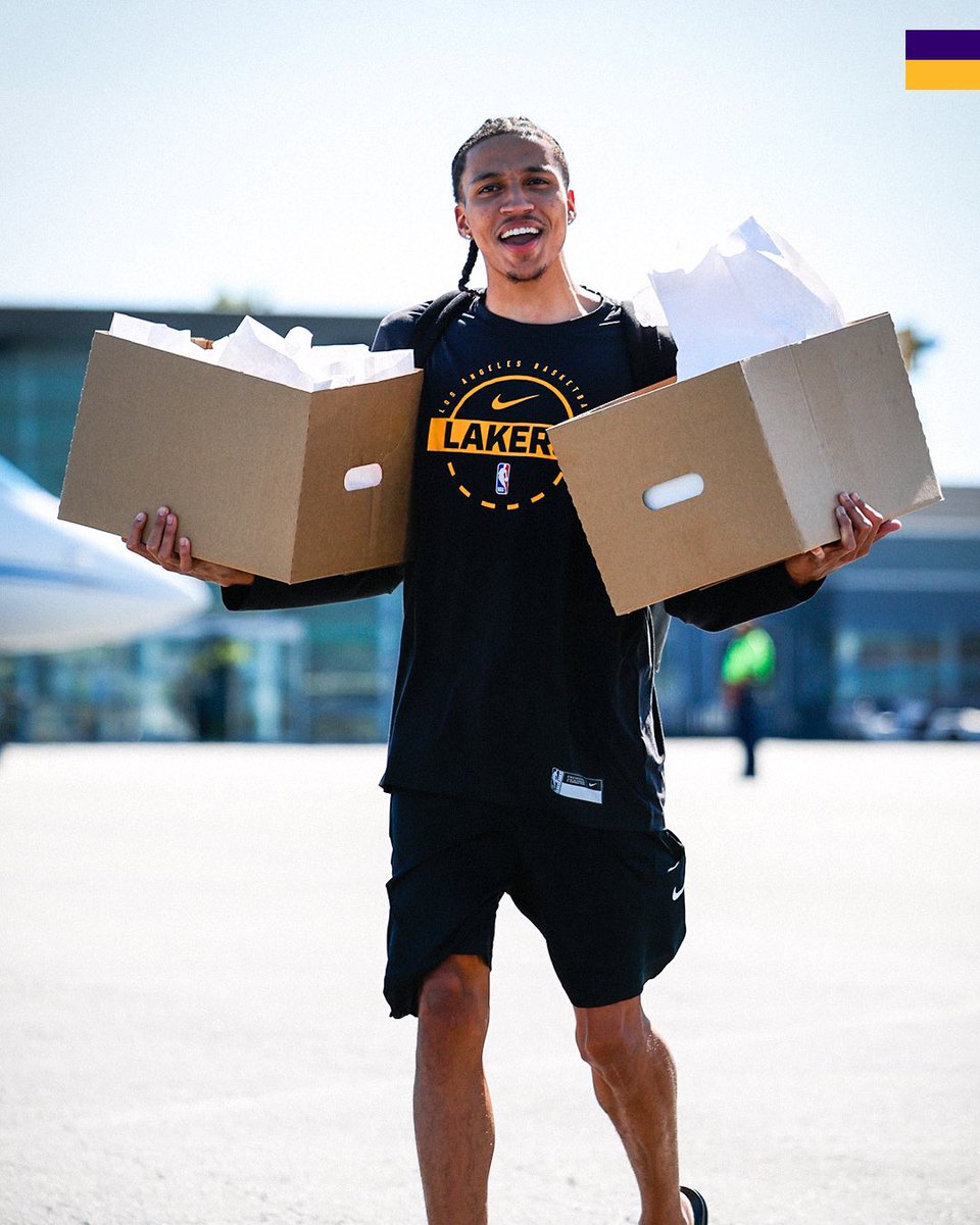 Lakers's tweet photo. The Lakers play basketball this week 🗣️🗣️🗣️ https://t.co/wHAjs4l184