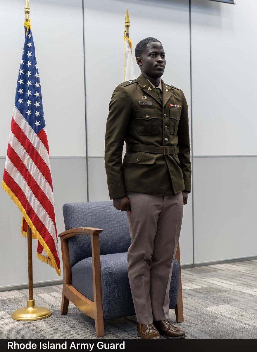 dembagueye's tweet photo. « Le sous-lieutenant (2LT) Saliou Ndiaye s’est engagé dans la Garde nationale de l’armée de Rhode Island en août 2022 en tant que spécialiste 74D en défense CBRN (chimique, biologique, radiologique et nucléaire) au sein du 126e bataillon d’aviation. Arrivé du Sénégal 🇸🇳, il poursuivait deux objectifs : trouver une voie vers la citoyenneté américaine et pouvoir poursuivre ses études.

Après avoir achevé sa formation militaire initiale en 2023, il a bénéficié du programme d’exonération des frais de scolarité de l’Army National Guard pour étudier à University of Rhode Island (URI), où il a obtenu en 2026 un Bachelor of Science en sciences biologiques. Il poursuit aujourd’hui un Master of Medical Sciences à The Robert Larner, M.D. College of Medicine at The University of Vermont (UVM).

Tout en étudiant à temps plein à l’URI, le sous-lieutenant Ndiaye a participé au programme ROTC avec pour ambition de devenir officier au sein de l’Army National Guard 🇺🇸. Le 29 septembre 2026, il a atteint cet objectif. » | Rhode Island Army National Guard  

Des parcours comme celui de Saliou Ndiaye nous rappellent à tous qu’aucune frontière ne doit limiter l’ambition, le travail et la quête d’excellence. 
Aux jeunes Sénégalais et Africains, où que vous soyez dans le monde : continuez à apprendre, à saisir les opportunités, à briller, à viser haut et à porter fièrement ce que vous êtes. L’excellence n’a pas de frontières. 

#kebetu 
#SympoDakar 
#YouthPeaceSecurity