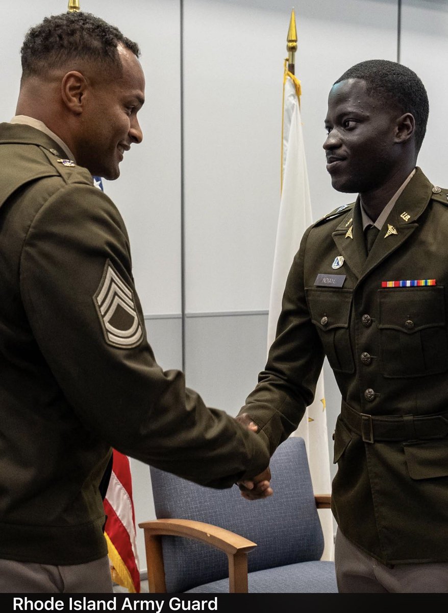 dembagueye's tweet photo. « Le sous-lieutenant (2LT) Saliou Ndiaye s’est engagé dans la Garde nationale de l’armée de Rhode Island en août 2022 en tant que spécialiste 74D en défense CBRN (chimique, biologique, radiologique et nucléaire) au sein du 126e bataillon d’aviation. Arrivé du Sénégal 🇸🇳, il poursuivait deux objectifs : trouver une voie vers la citoyenneté américaine et pouvoir poursuivre ses études.

Après avoir achevé sa formation militaire initiale en 2023, il a bénéficié du programme d’exonération des frais de scolarité de l’Army National Guard pour étudier à University of Rhode Island (URI), où il a obtenu en 2026 un Bachelor of Science en sciences biologiques. Il poursuit aujourd’hui un Master of Medical Sciences à The Robert Larner, M.D. College of Medicine at The University of Vermont (UVM).

Tout en étudiant à temps plein à l’URI, le sous-lieutenant Ndiaye a participé au programme ROTC avec pour ambition de devenir officier au sein de l’Army National Guard 🇺🇸. Le 29 septembre 2026, il a atteint cet objectif. » | Rhode Island Army National Guard  

Des parcours comme celui de Saliou Ndiaye nous rappellent à tous qu’aucune frontière ne doit limiter l’ambition, le travail et la quête d’excellence. 
Aux jeunes Sénégalais et Africains, où que vous soyez dans le monde : continuez à apprendre, à saisir les opportunités, à briller, à viser haut et à porter fièrement ce que vous êtes. L’excellence n’a pas de frontières. 

#kebetu 
#SympoDakar 
#YouthPeaceSecurity